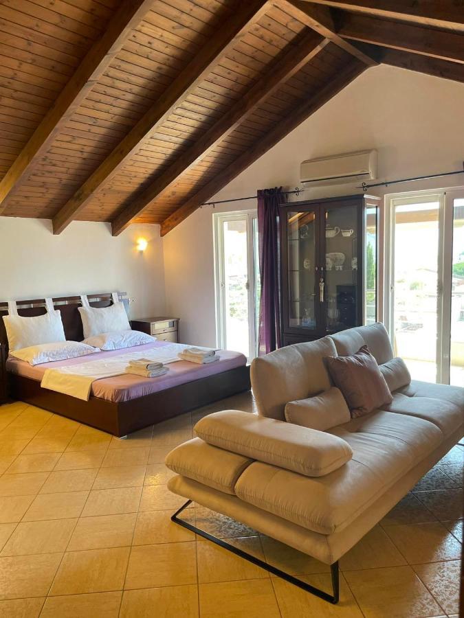 Apartments Athina Orikum Luaran gambar