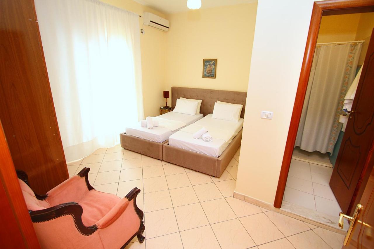 Apartments Athina Orikum Luaran gambar