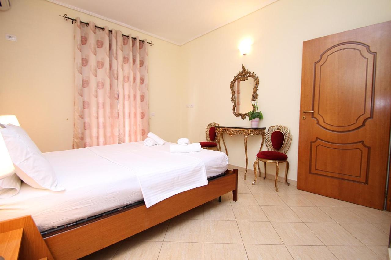 Apartments Athina Orikum Luaran gambar
